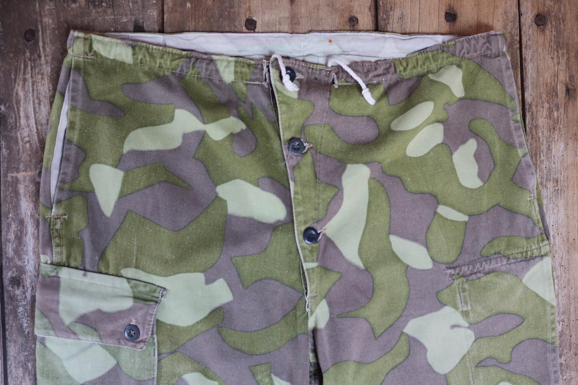 Vintage 1960s Finnish M62 camo trousers - windproof paratrooper pants - 40” x 31”