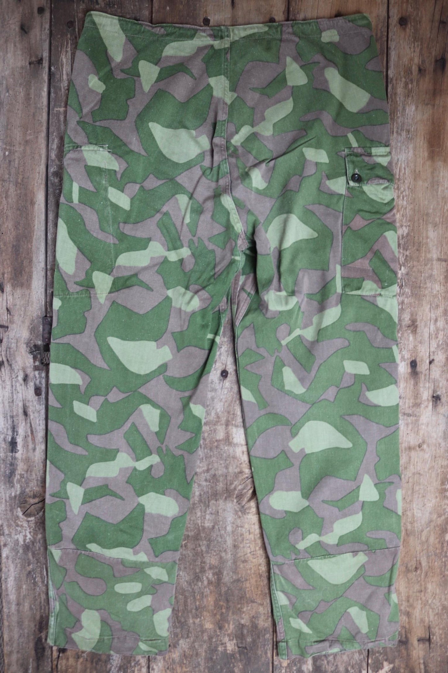 Vintage 1960s Finnish M62 camo trousers - windproof paratrooper pants - 40” x 34”