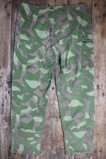 Vintage 1960s Finnish M62 camo trousers - windproof paratrooper pants - 40” x 34”