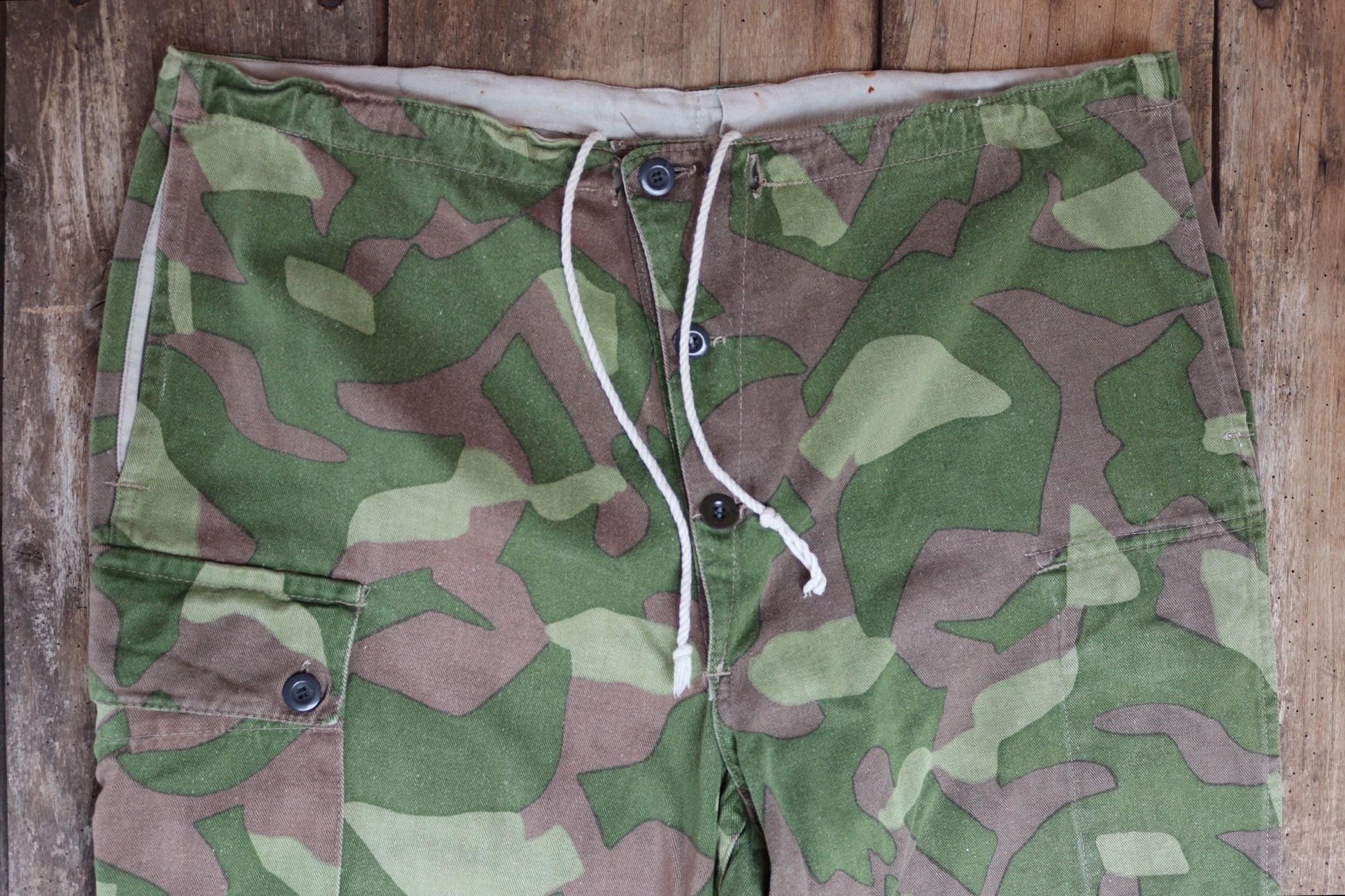 Vintage 1960s Finnish M62 camo trousers - windproof paratrooper pants - 40” x 34”