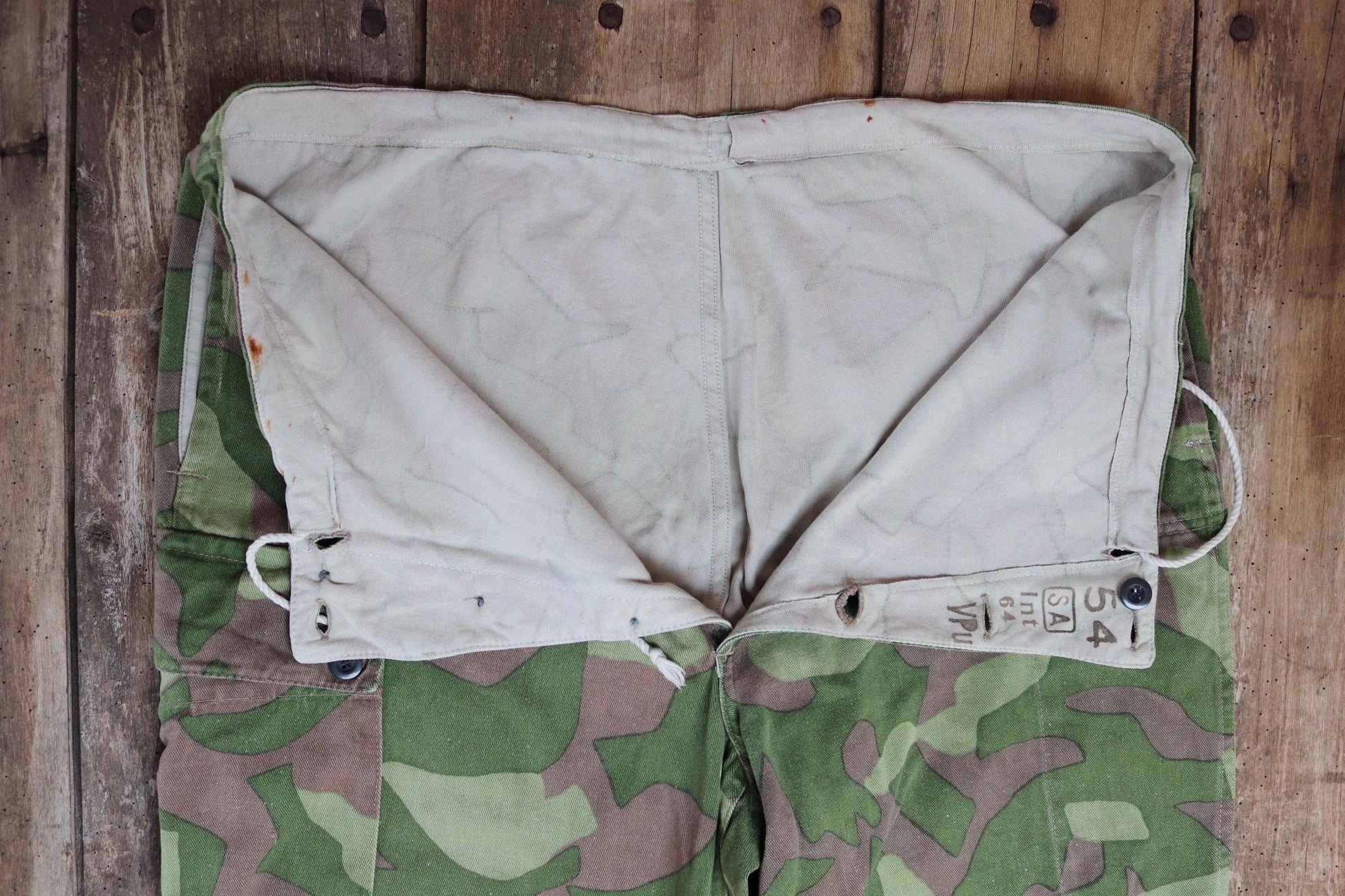 Vintage 1960s Finnish M62 camo trousers - windproof paratrooper pants - 40” x 34”