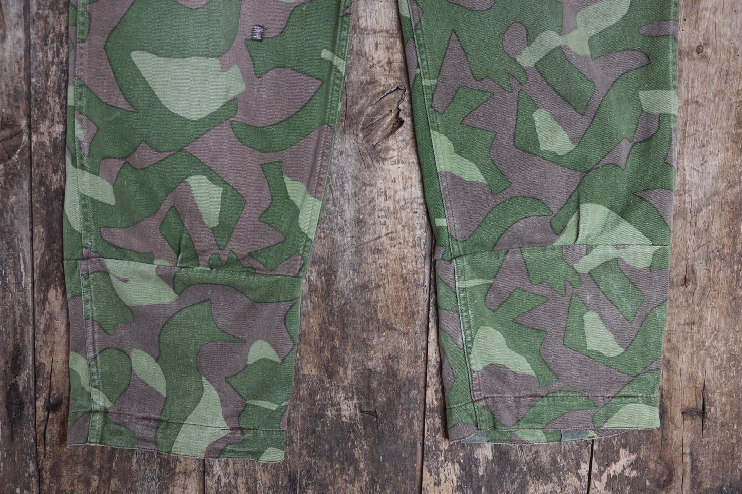Vintage 1960s Finnish M62 camo trousers - windproof paratrooper pants - 40” x 34”