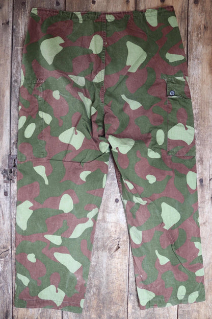 Vintage 1980s Finnish M62 camo trousers - windproof paratrooper pants - 39” x 28”
