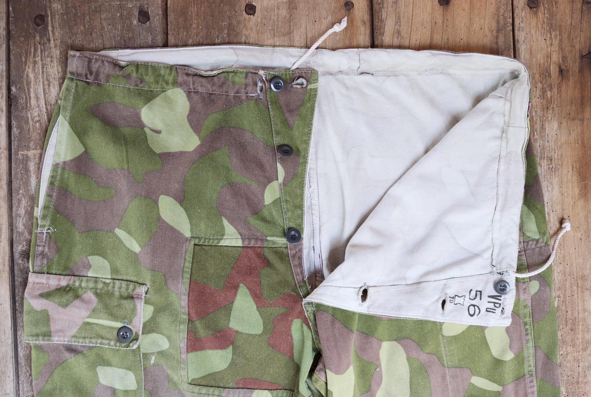Vintage 1970s Finnish M62 camo trousers - windproof paratrooper pants - 42” x 28”