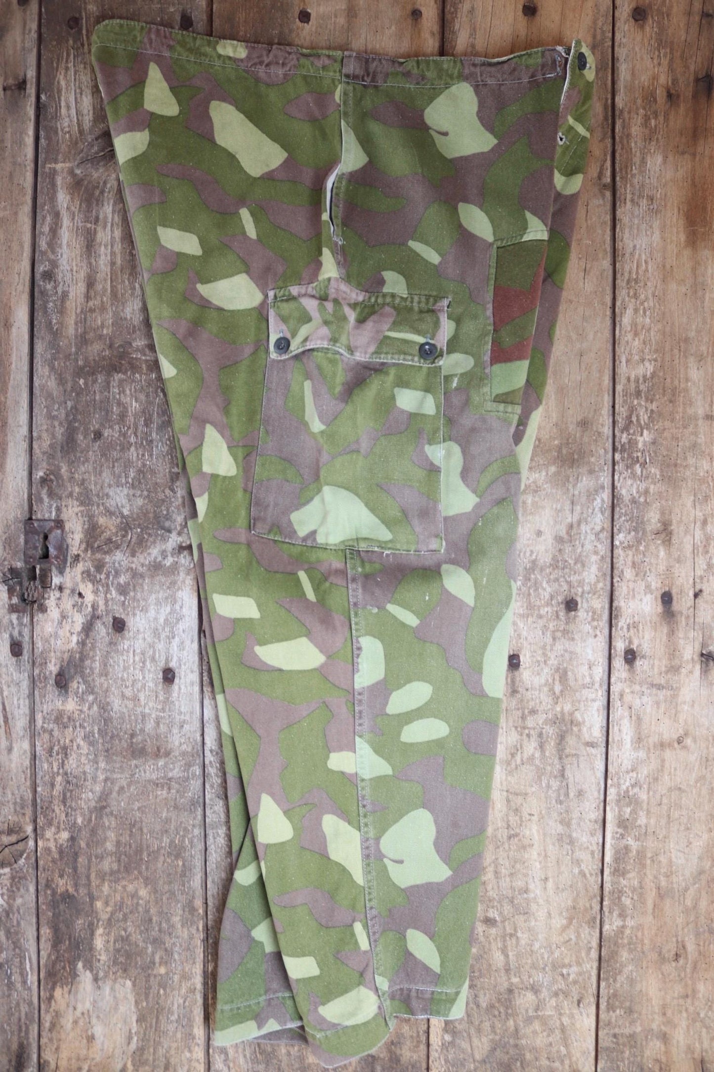 Vintage 1970s Finnish M62 camo trousers - windproof paratrooper pants - 42” x 28”