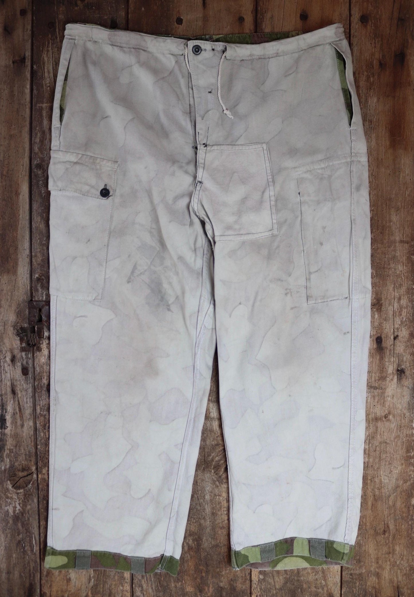 Vintage 1970s Finnish M62 camo trousers - windproof paratrooper pants - 42” x 28”