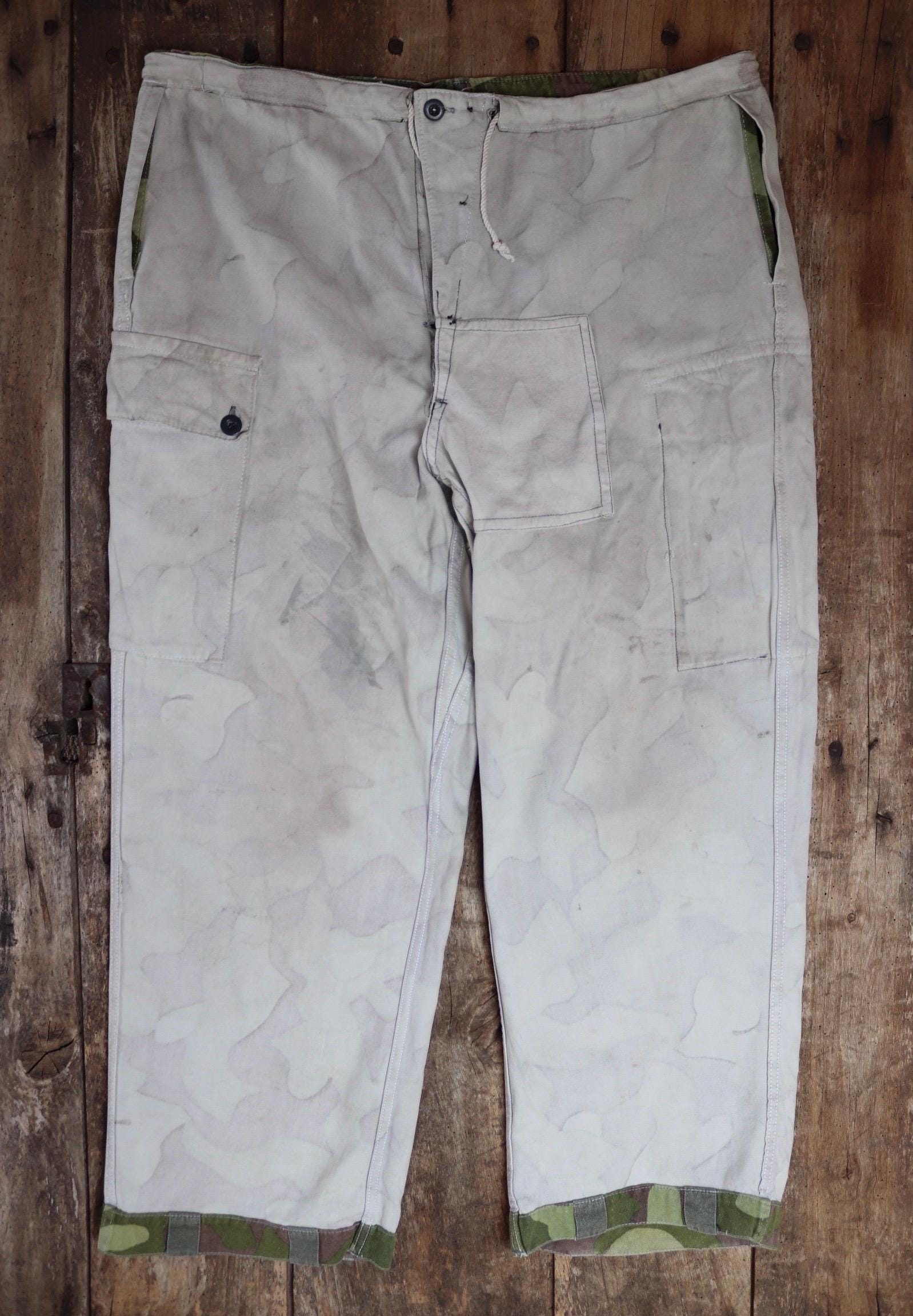 Vintage 1970s Finnish M62 camo trousers - windproof paratrooper pants - 42” x 28”
