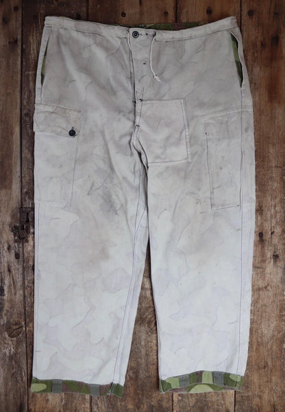 Vintage 1970s Finnish M62 camo trousers - windproof paratrooper pants - 42” x 28”