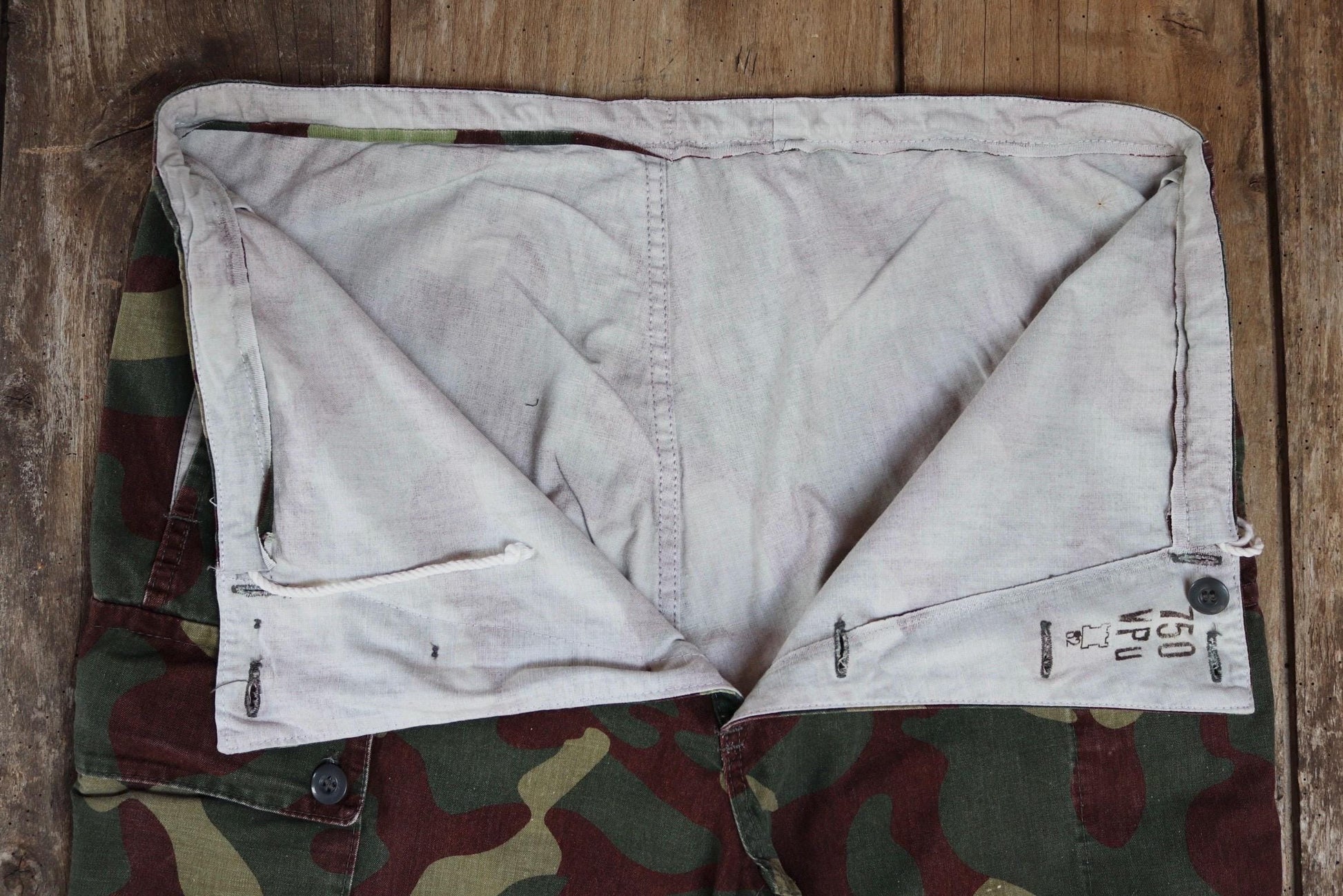 Vintage 1980s Finnish M62 camo trousers - windproof paratrooper pants - 37” x 28”