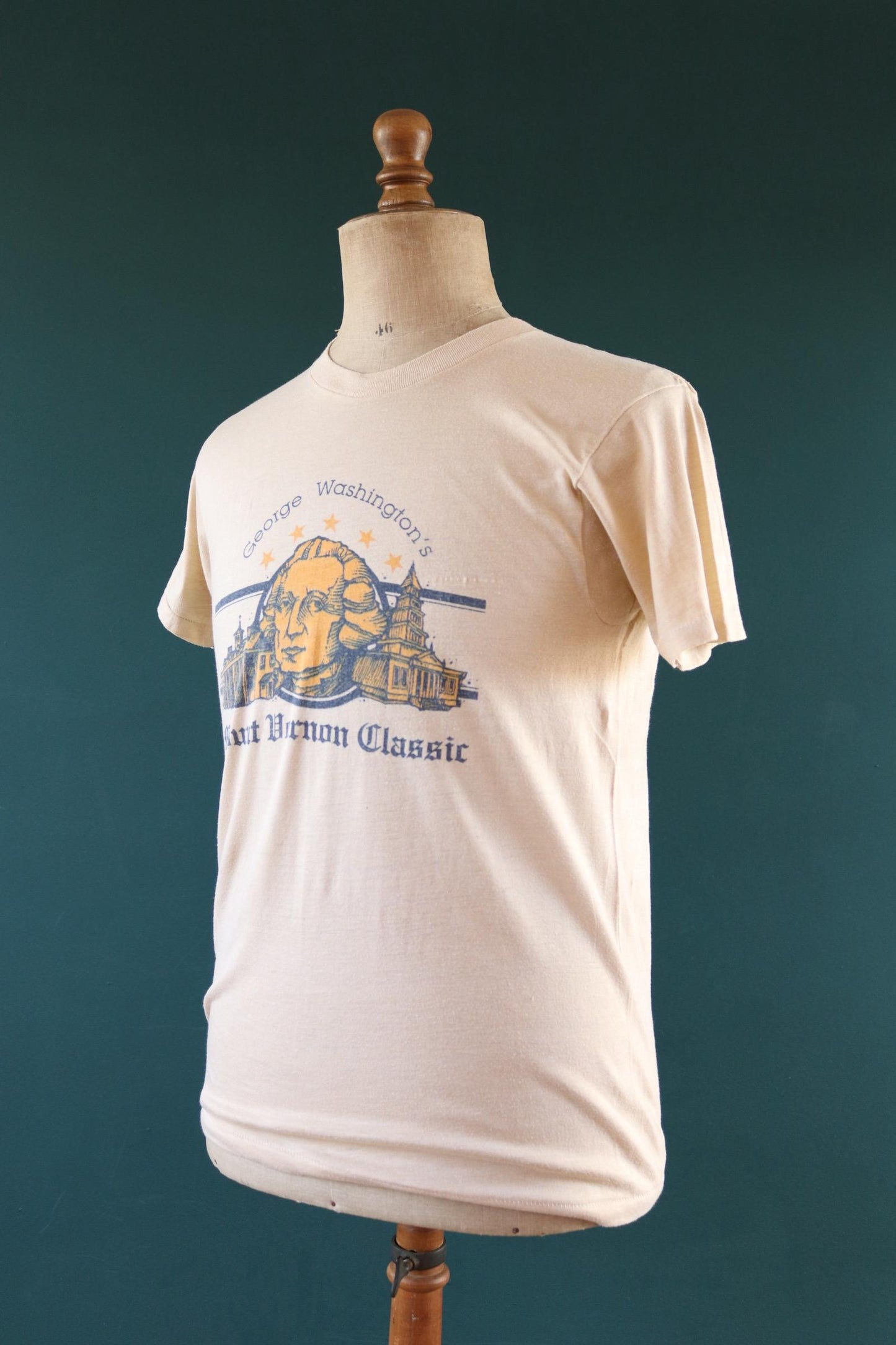Vintage 1980s graphic t shirt - single stitch tee - made in USA - 37" chest