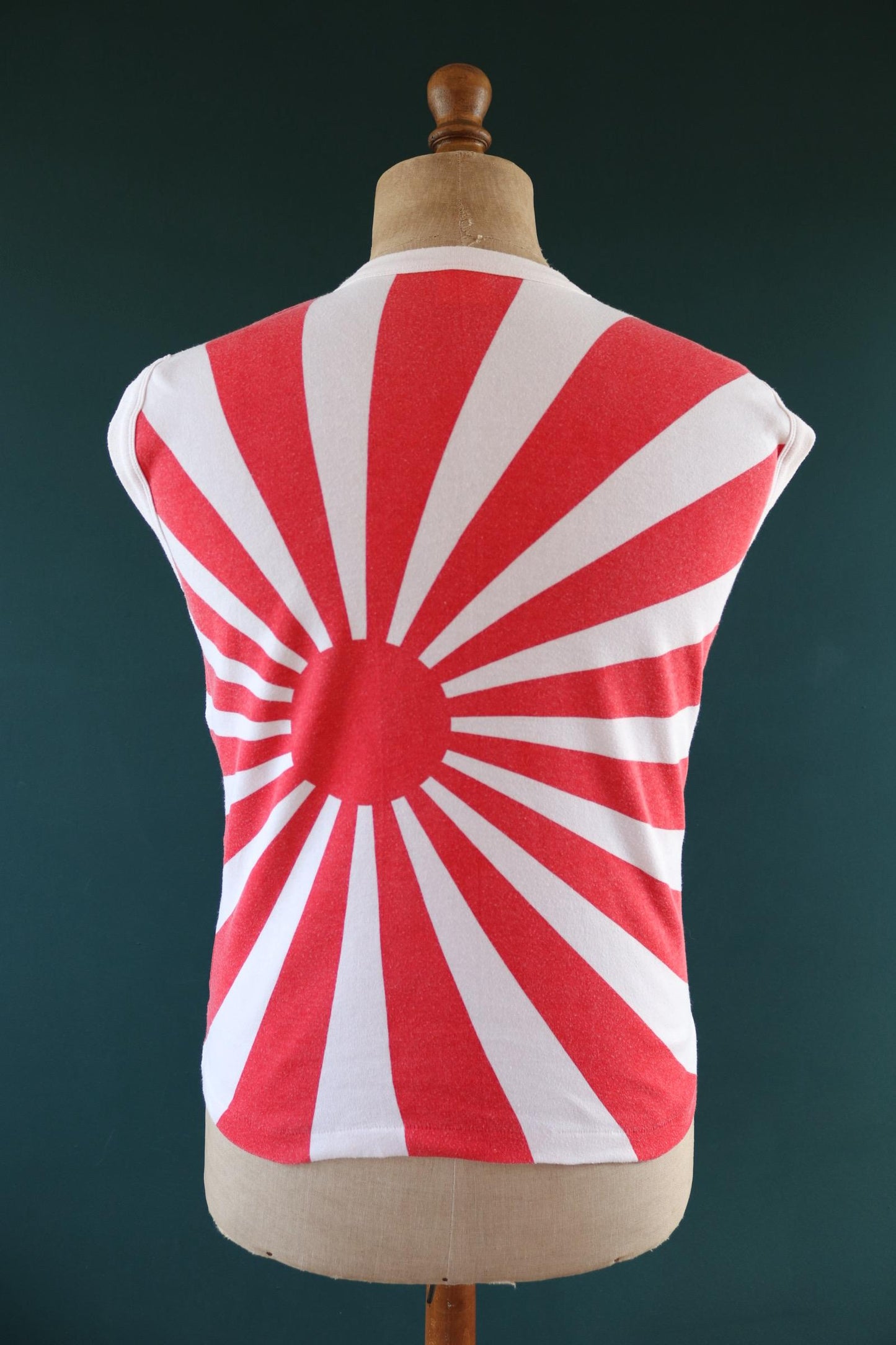 Vintage 1970s Japanese rising sun t shirt - punk vest - single stitch tee - made in USA - 37" chest