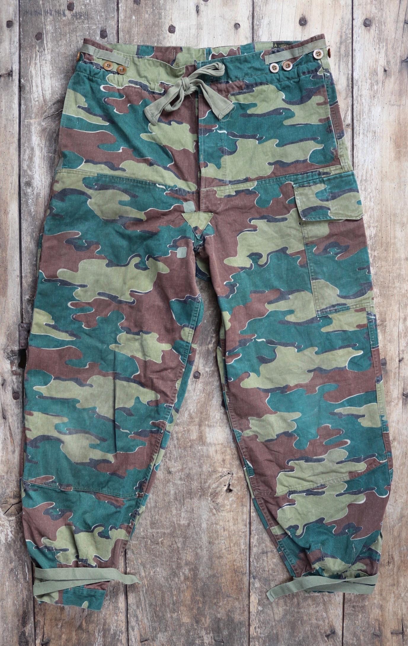 Vintage 1950s Belgian jigsaw camouflage trousers - paratrooper cargo pants - 36” x 28”