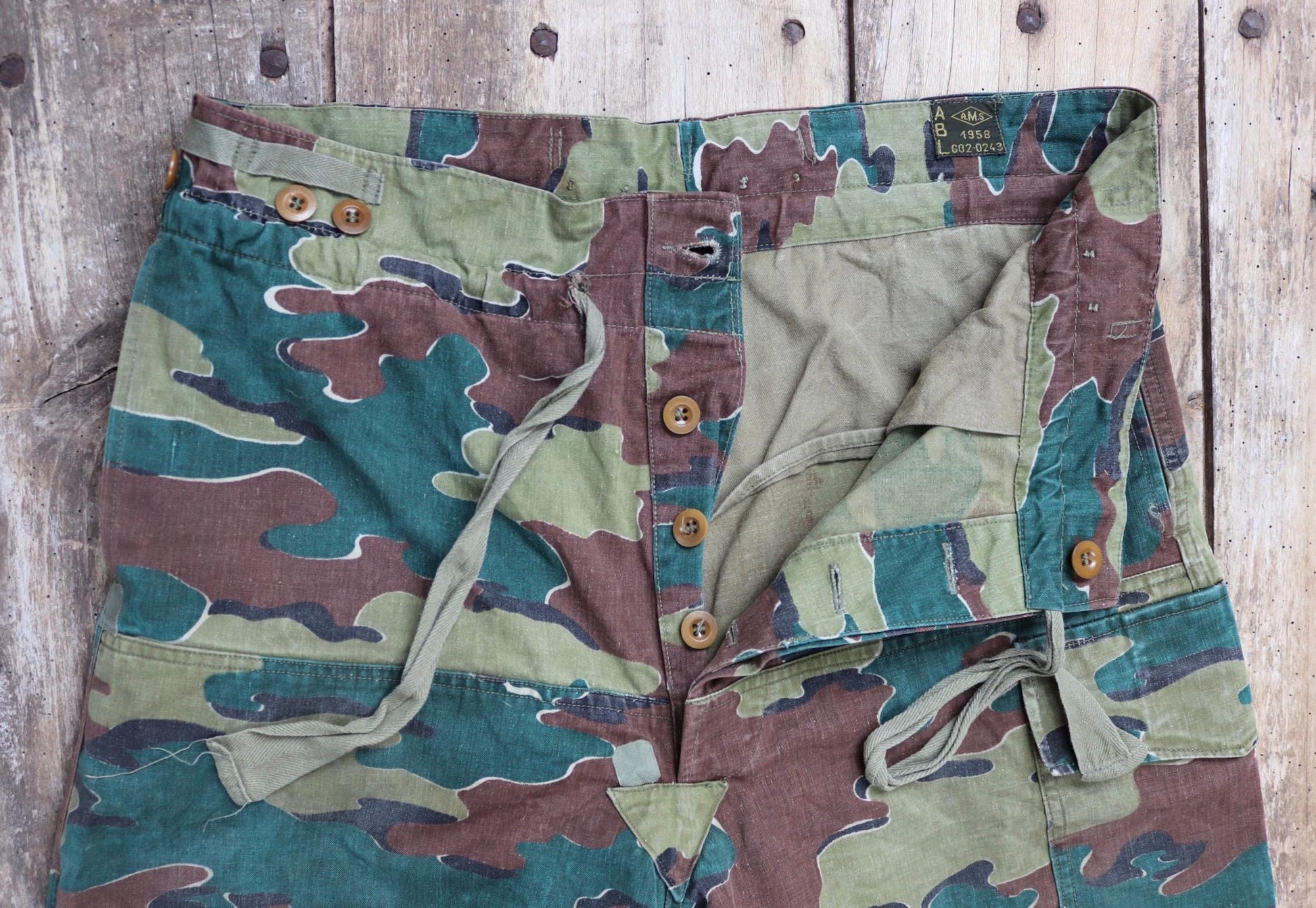 Vintage 1950s Belgian jigsaw camouflage trousers - paratrooper cargo pants - 36” x 28”