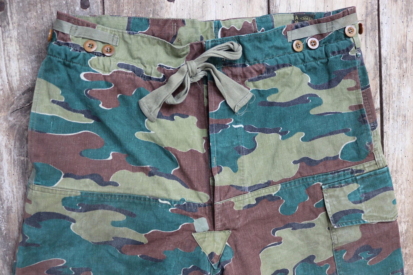 Vintage 1950s Belgian jigsaw camouflage trousers - paratrooper cargo pants - 36” x 28”