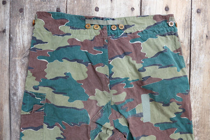 Vintage 1950s Belgian jigsaw camouflage trousers - paratrooper cargo pants - 36” x 28”