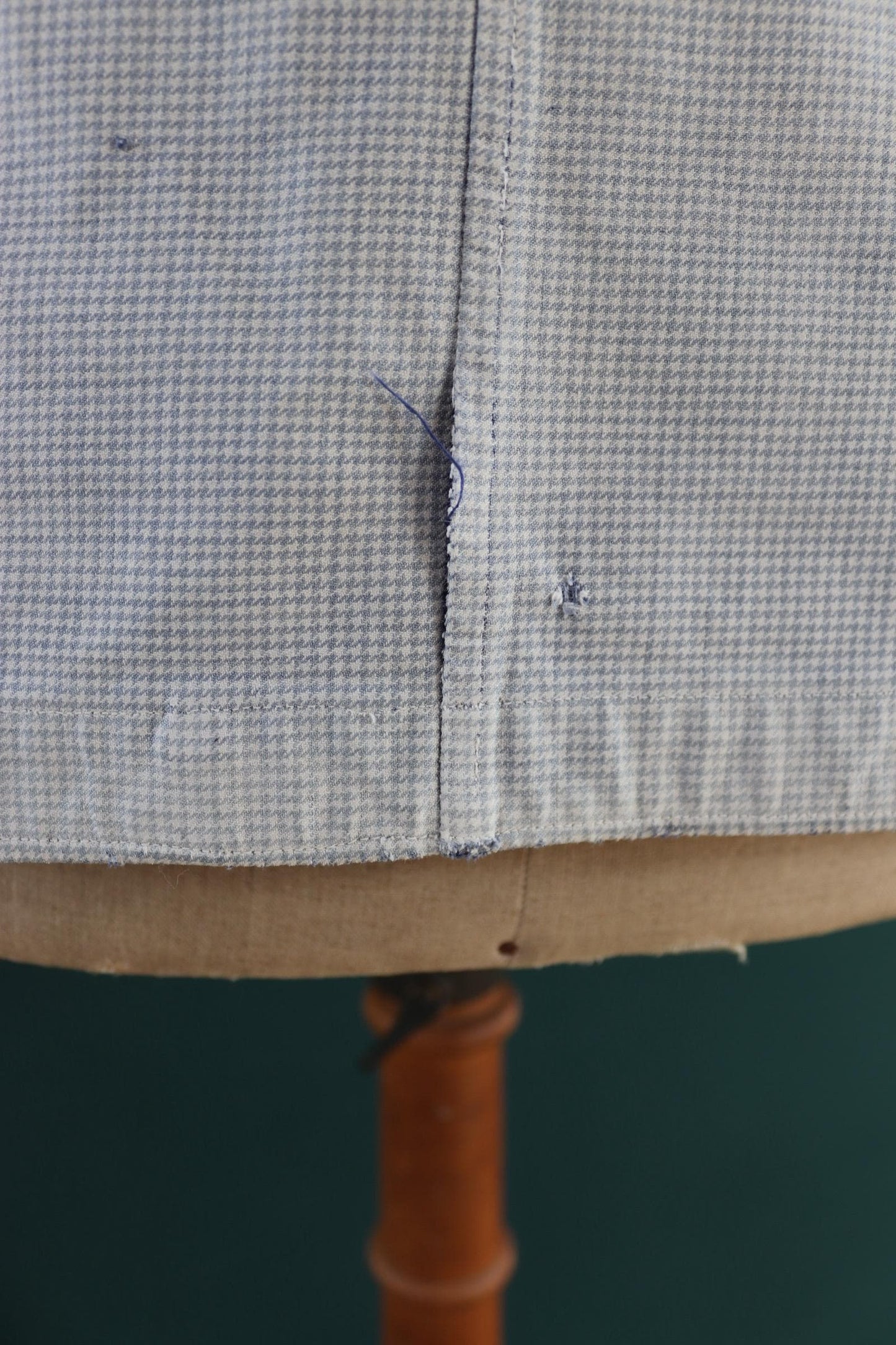 Vintage 1940s French chefs jacket - dogtooth check cotton - double breasted workwear - darned and repaired - 40” chest
