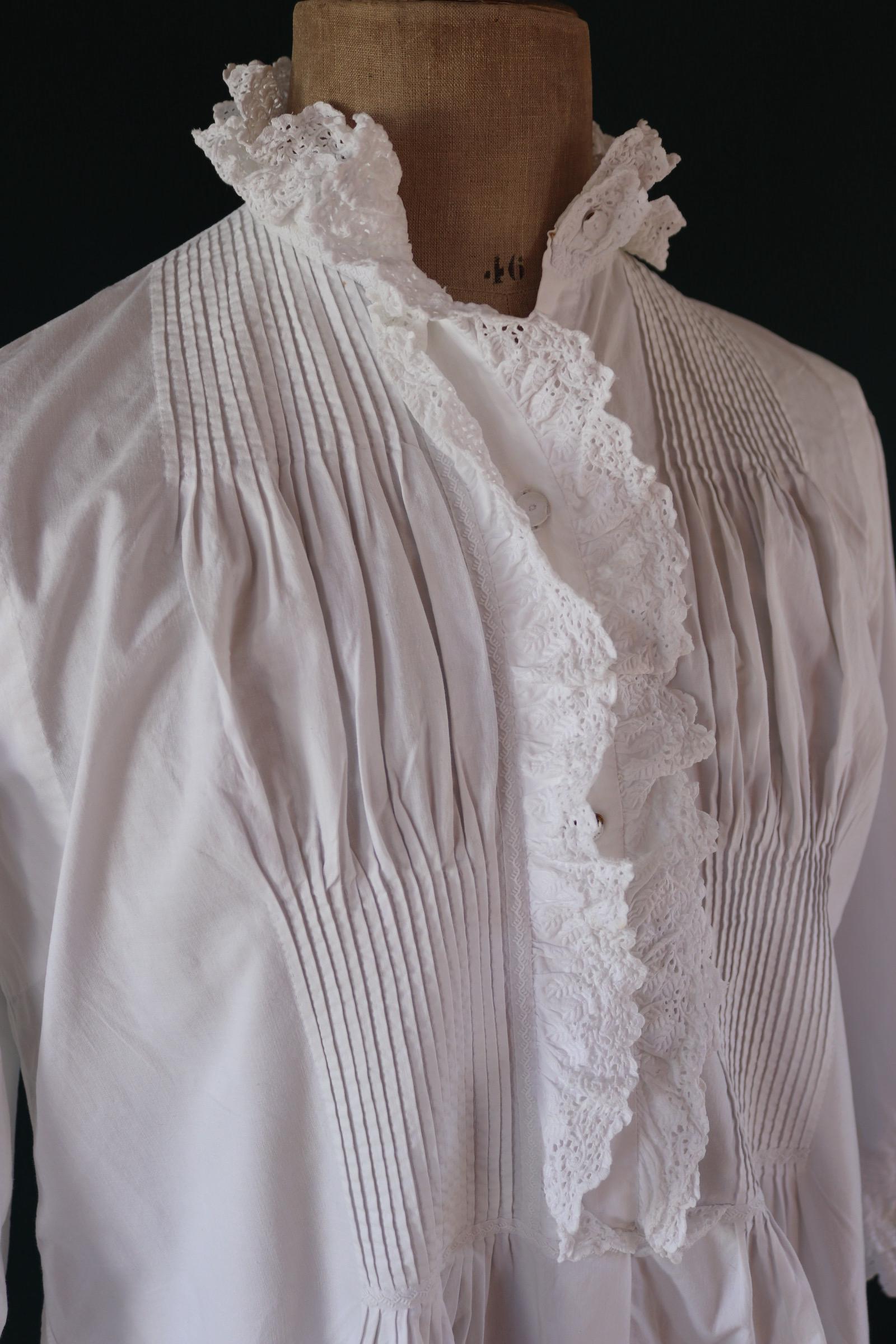Antique 1800s Victorian white cotton nightgown - vintage 1900s dress - cottagecore - broderie Anglais - 46” chest