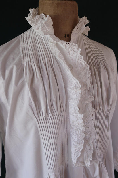 Antique 1800s Victorian white cotton nightgown - vintage 1900s dress - cottagecore - broderie Anglais - 46” chest