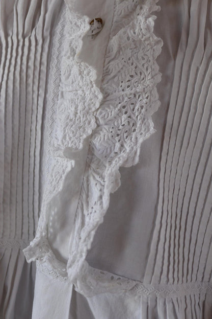 Antique 1800s Victorian white cotton nightgown - vintage 1900s dress - cottagecore - broderie Anglais - 46” chest