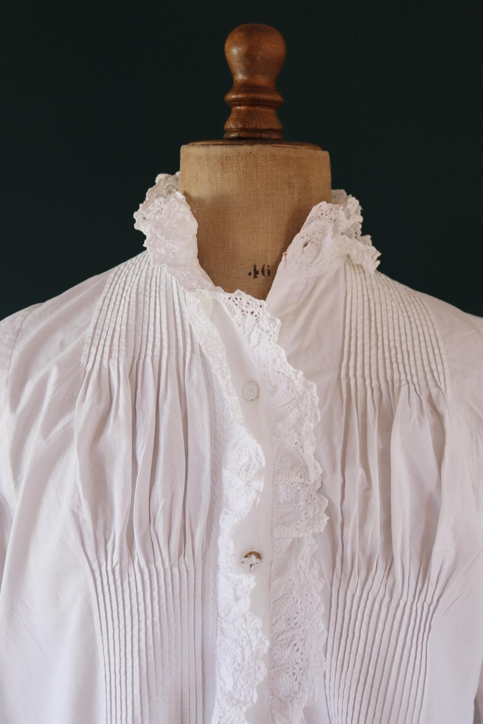Antique 1800s Victorian white cotton nightgown - vintage 1900s dress - cottagecore - broderie Anglais - 46” chest