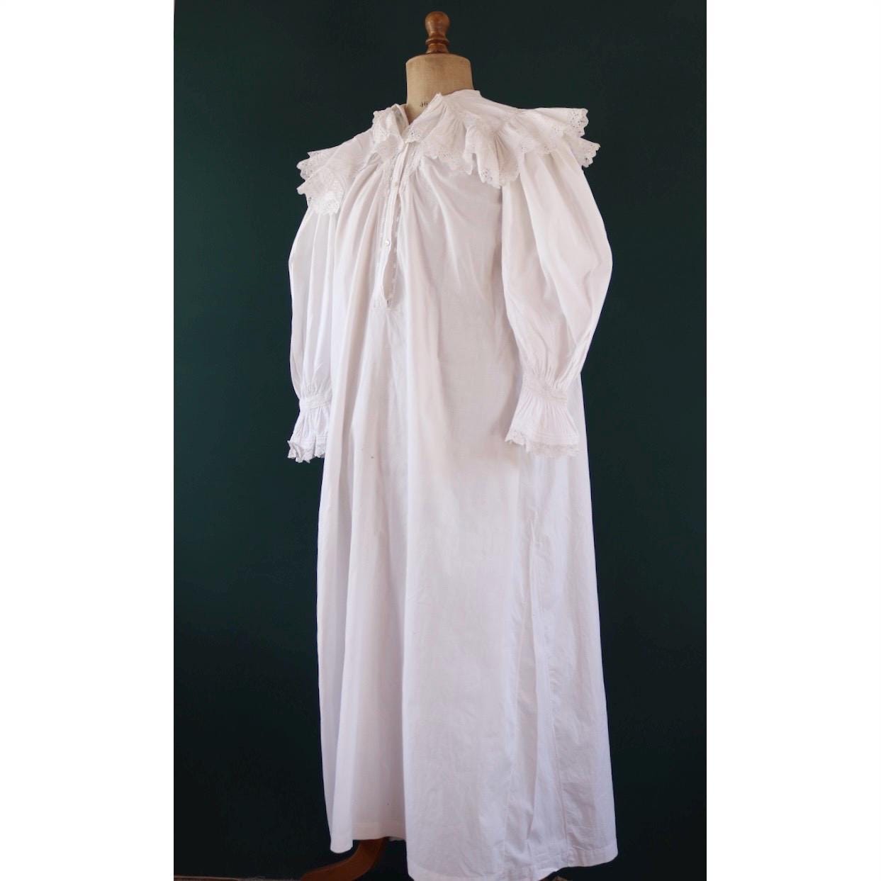 Antique 1800s Victorian white cotton nightgown - vintage 1900s dress - cottagecore - broderie Anglais - 42” chest