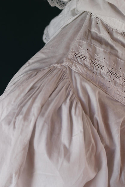 Antique 1800s Victorian white cotton nightgown - vintage 1900s dress - cottagecore - broderie Anglais - 42” chest