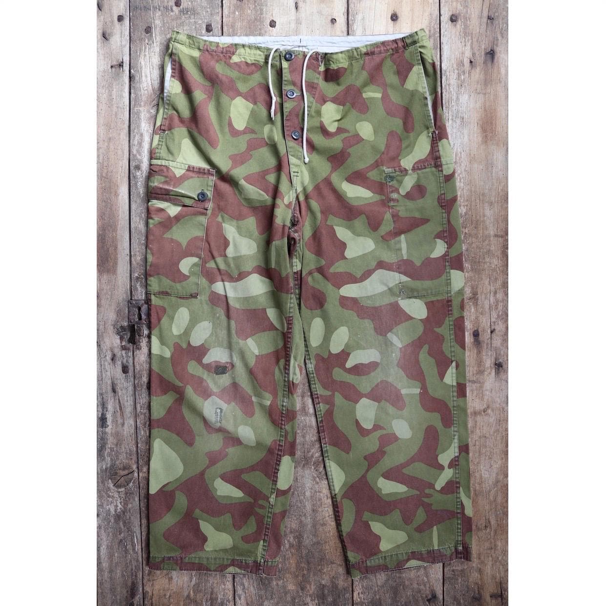 Vintage 1980s Finnish M62 camo trousers - windproof paratrooper pants - 40” x 28”