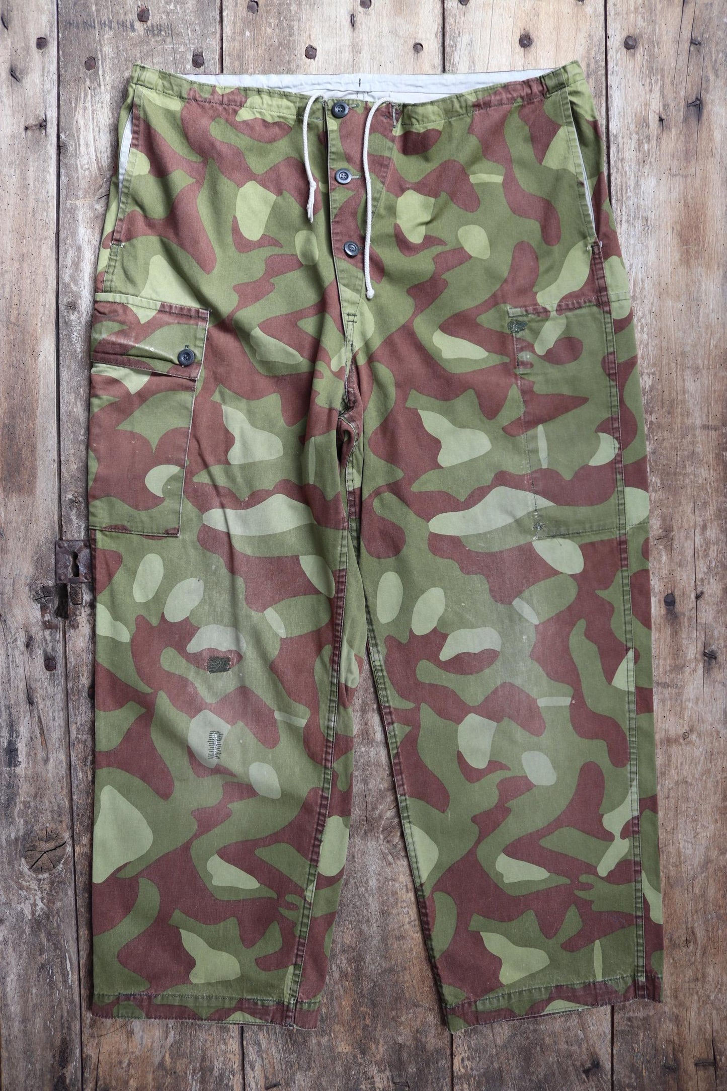 Vintage 1980s Finnish M62 camo trousers - windproof paratrooper pants - 40” x 28”