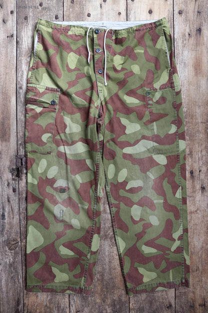 Vintage 1980s Finnish M62 camo trousers - windproof paratrooper pants - 40” x 28”