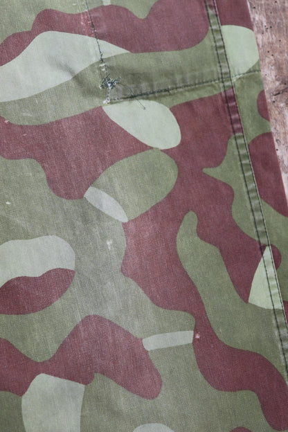 Vintage 1980s Finnish M62 camo trousers - windproof paratrooper pants - 40” x 28”