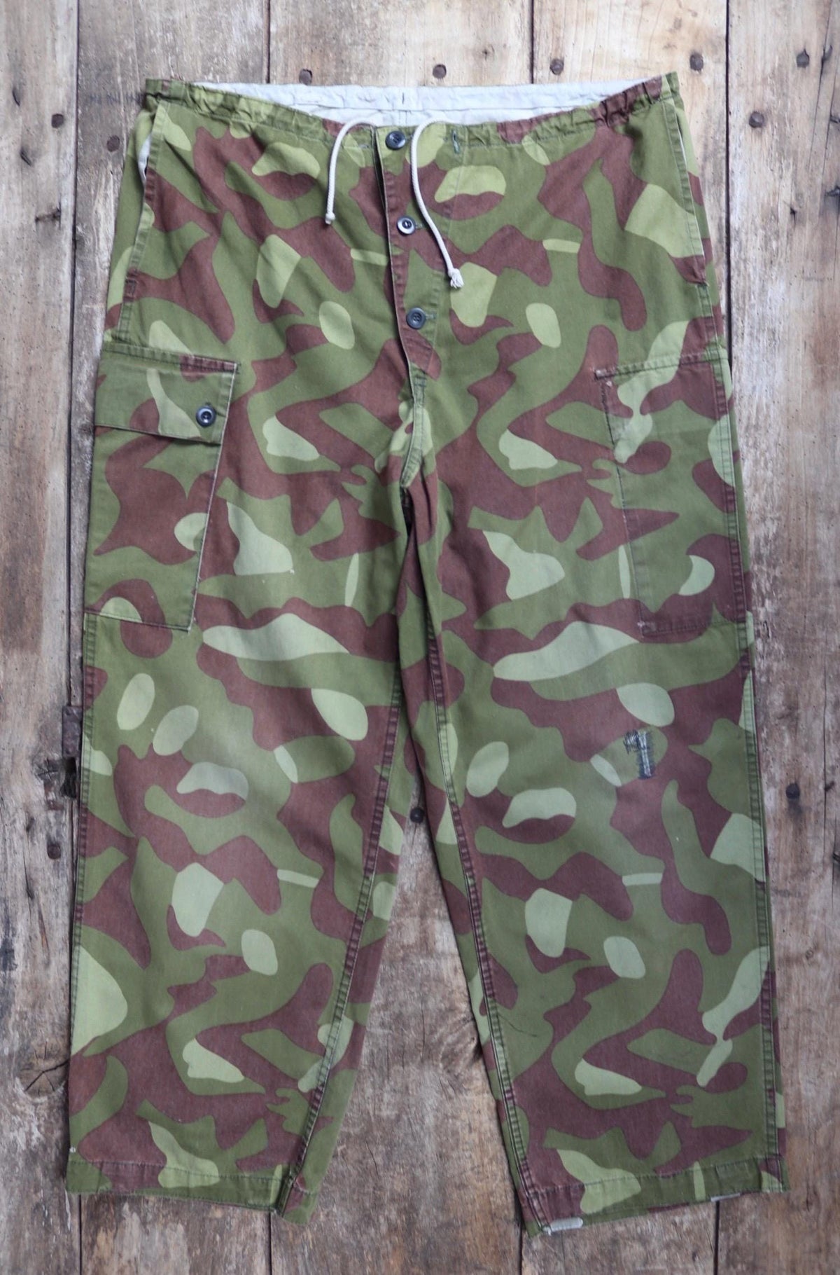 Vintage 1980s Finnish M62 camo trousers - windproof paratrooper pants - 40” x 28”