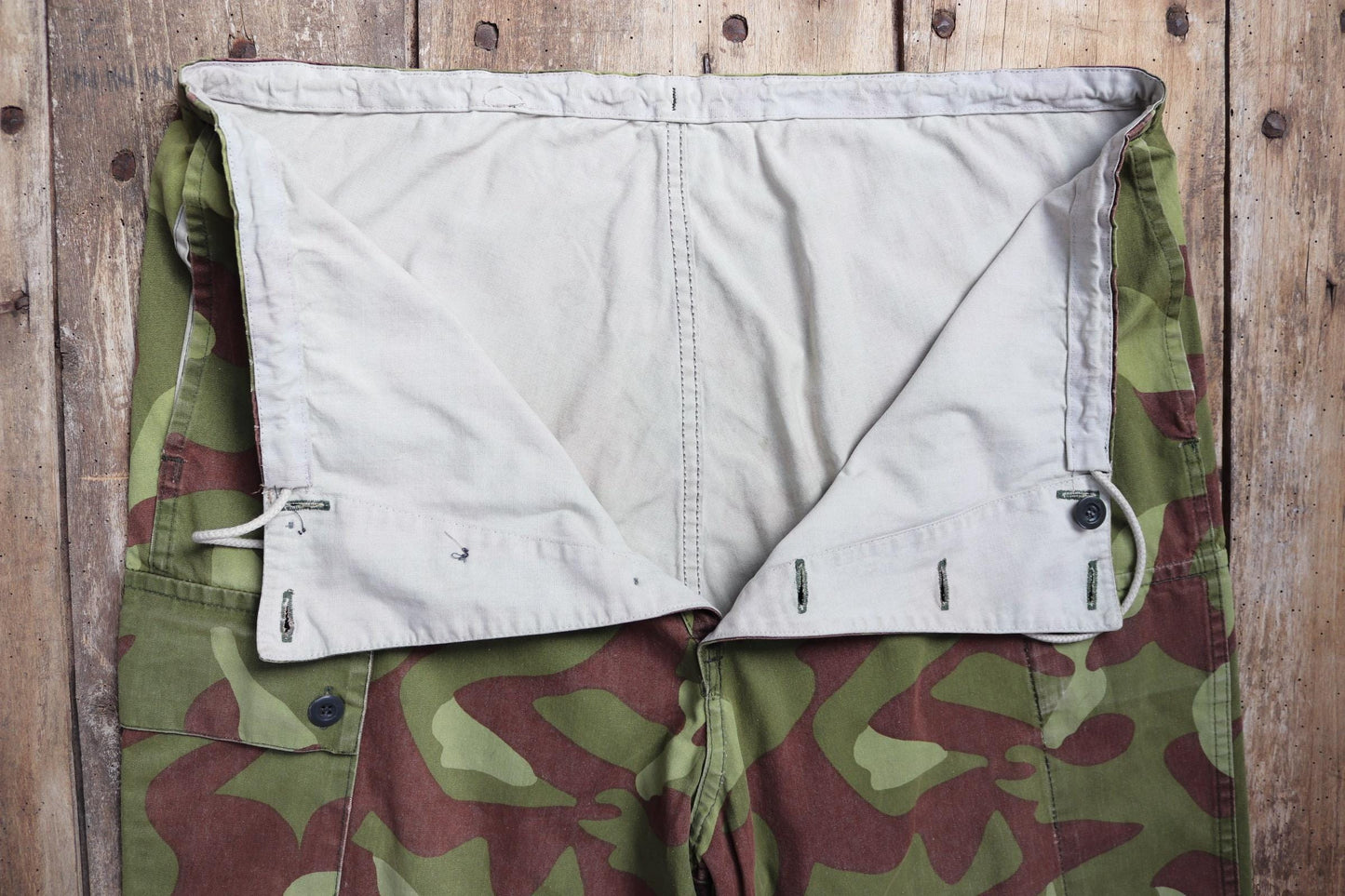 Vintage 1980s Finnish M62 camo trousers - windproof paratrooper pants - 40” x 28”