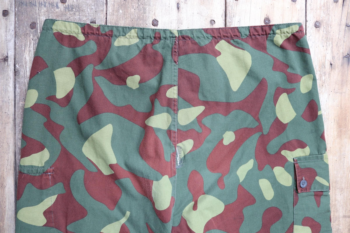 Vintage 1980s Finnish M62 camo trousers - windproof paratrooper pants - 43” x 30”