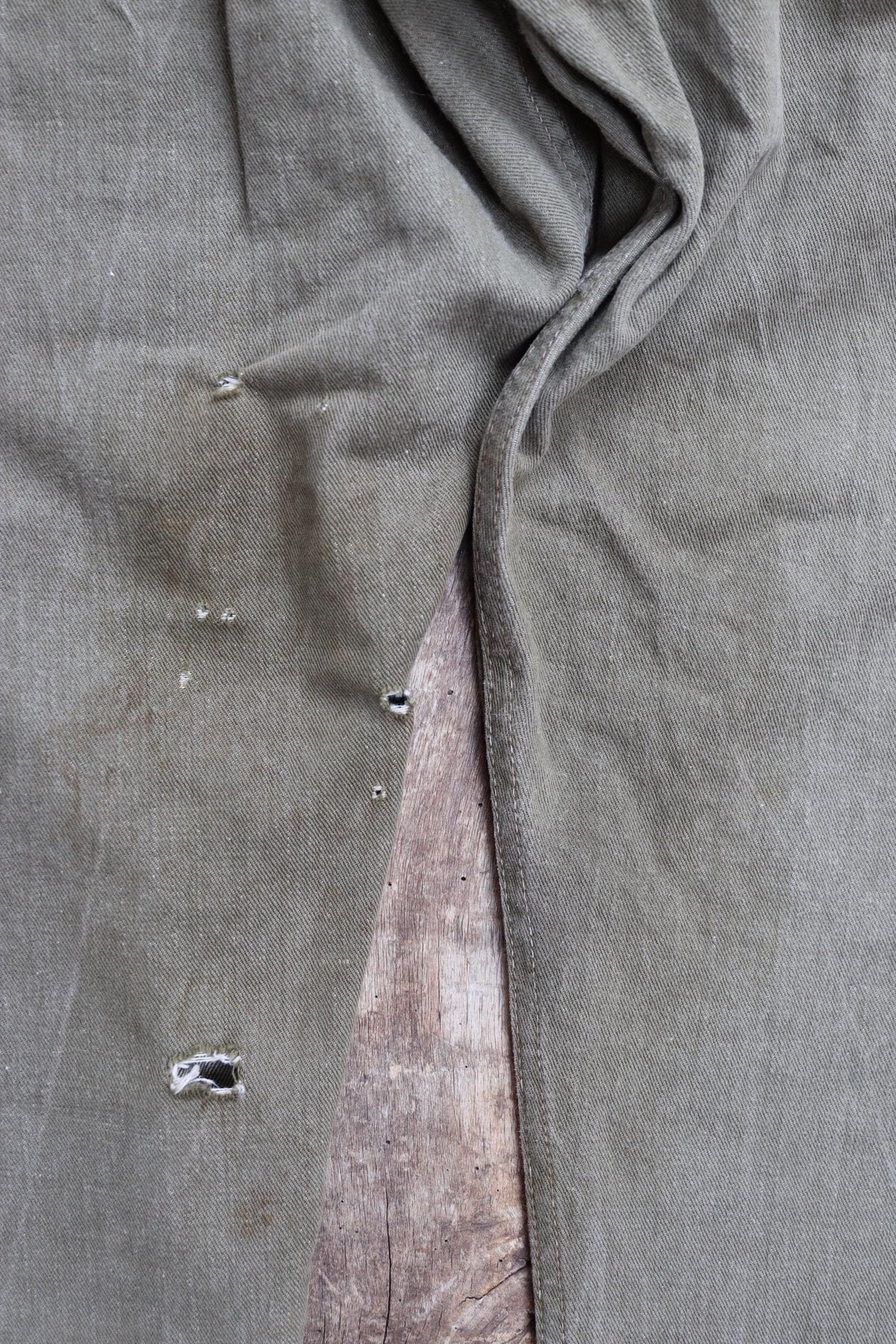 Vintage 1950s British army green selvedge denim overalls - military cargo pants - 39” x 32”