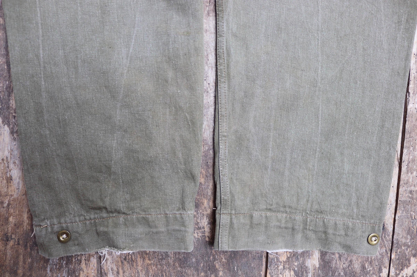 Vintage 1950s British army green selvedge denim overalls - military cargo pants - 39” x 32”