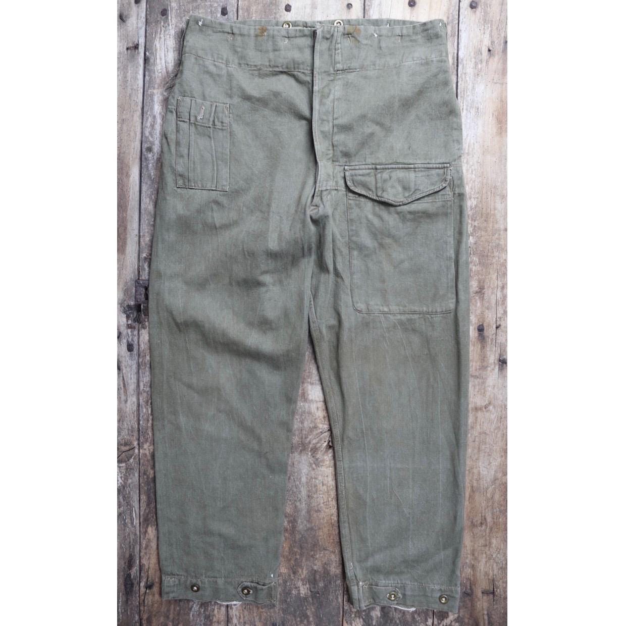 Vintage 1950s British army green selvedge denim overalls - military cargo pants - 39” x 32”