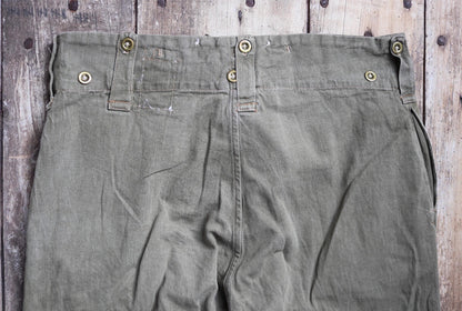 Vintage 1950s British army green selvedge denim overalls - military cargo pants - 39” x 32”