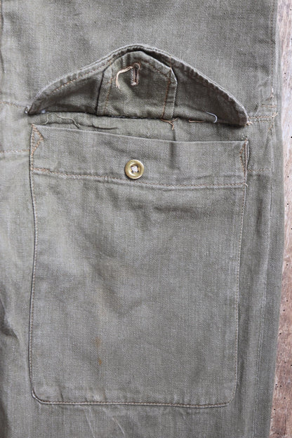 Vintage 1950s British army green selvedge denim overalls - military cargo pants - 39” x 32”