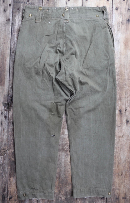 Vintage 1950s British army green selvedge denim overalls - military cargo pants - 39” x 32”
