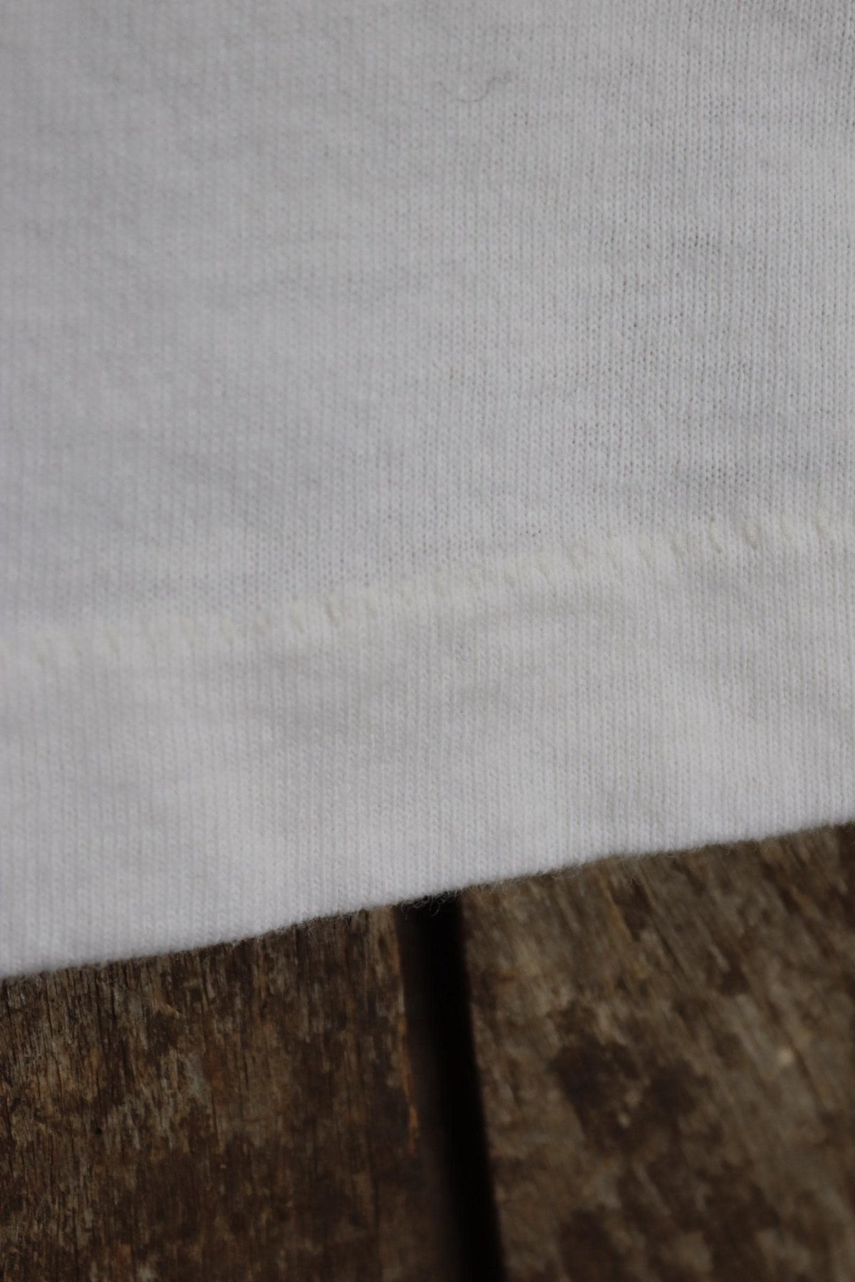 Vintage 1990s plain white t shirt - Hanes blank tee - 35” chest