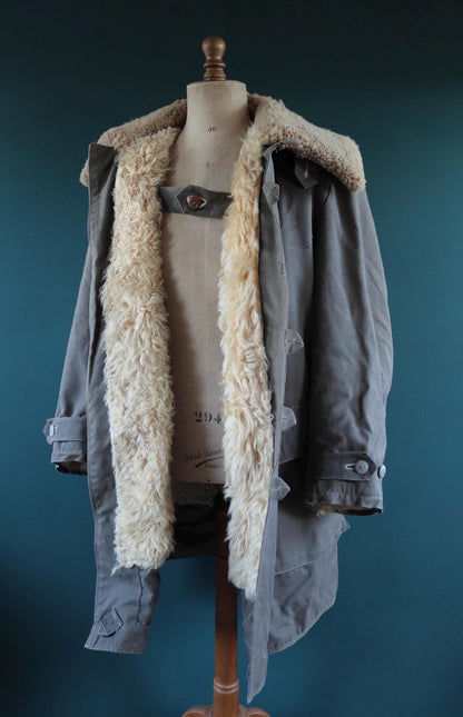 Vintage 1950s Swedish Livpäls sheepskin coat - military greatcoat - 46” chest