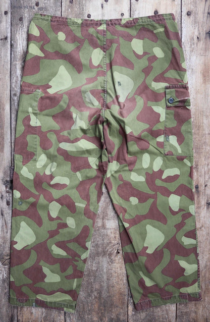 Vintage 1980s Finnish M62 camo trousers - windproof paratrooper pants - 40” x 28”