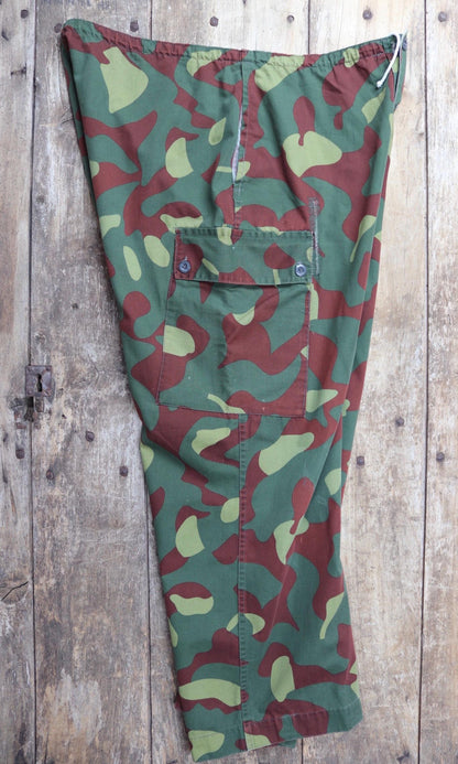 Vintage 1980s Finnish M62 camo trousers - windproof paratrooper pants - 43” x 30”