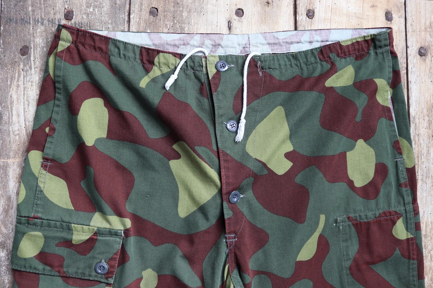 Vintage 1980s Finnish M62 camo trousers - windproof paratrooper pants - 40” x 28”