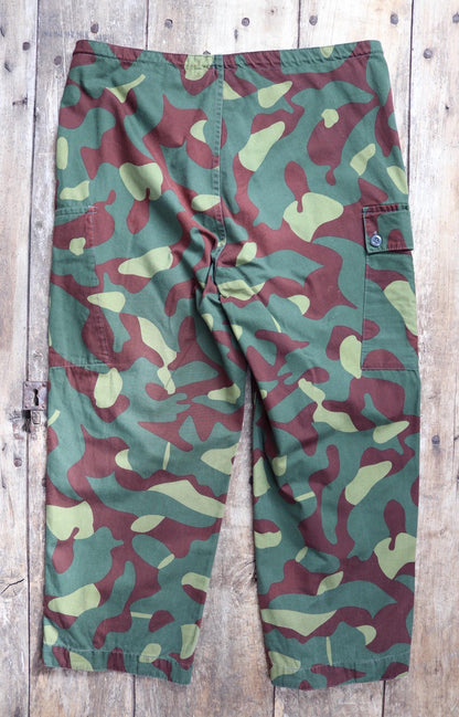 Vintage 1980s Finnish M62 camo trousers - windproof paratrooper pants - 40” x 28”