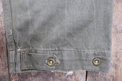Vintage 1950s British army green selvedge denim overalls - military cargo pants - 39” x 32”