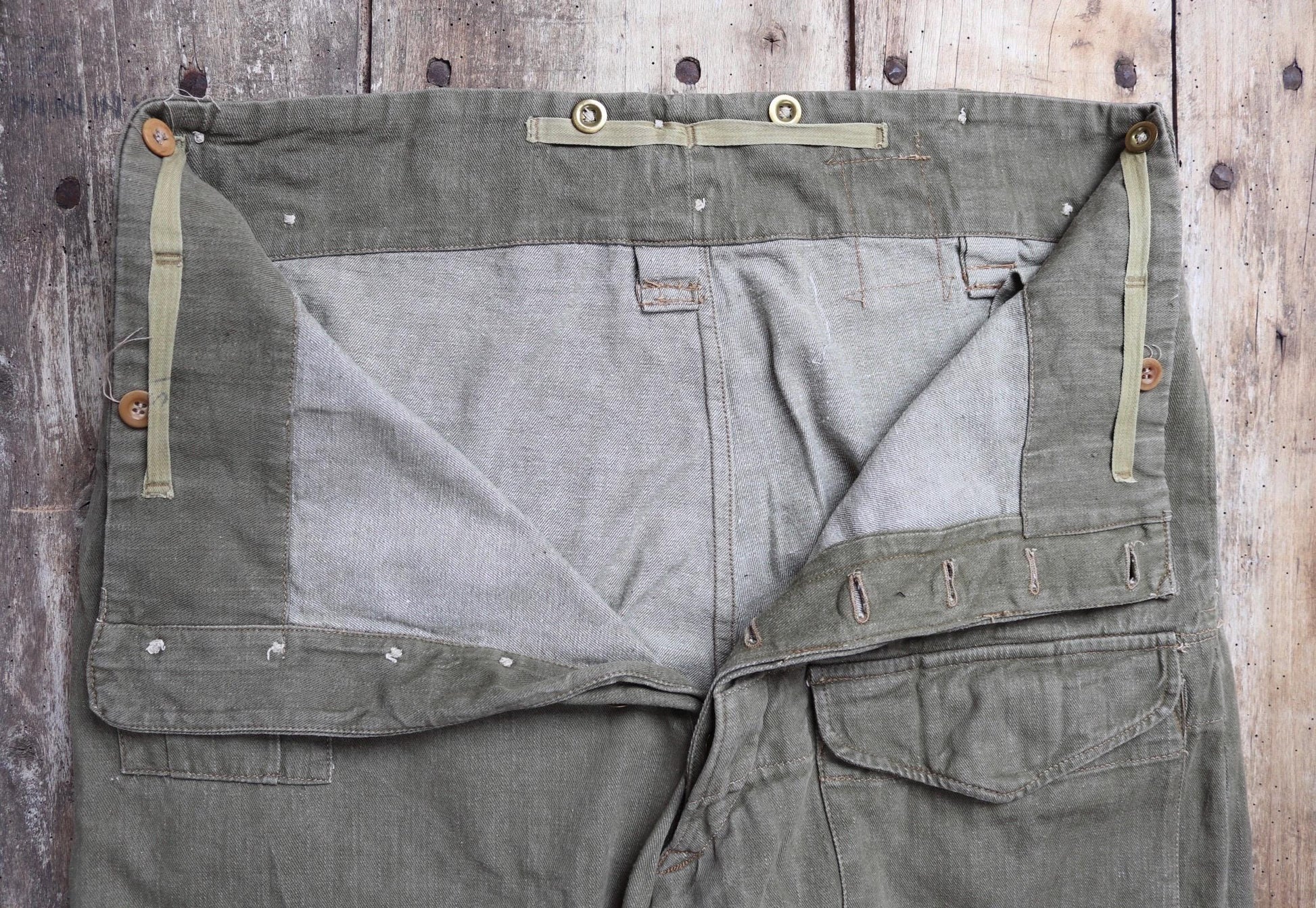 Vintage 1950s British army green selvedge denim overalls - military cargo pants - 39” x 32”