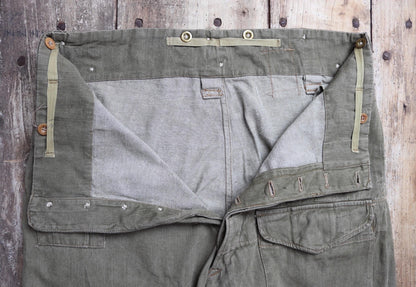 Vintage 1950s British army green selvedge denim overalls - military cargo pants - 39” x 32”