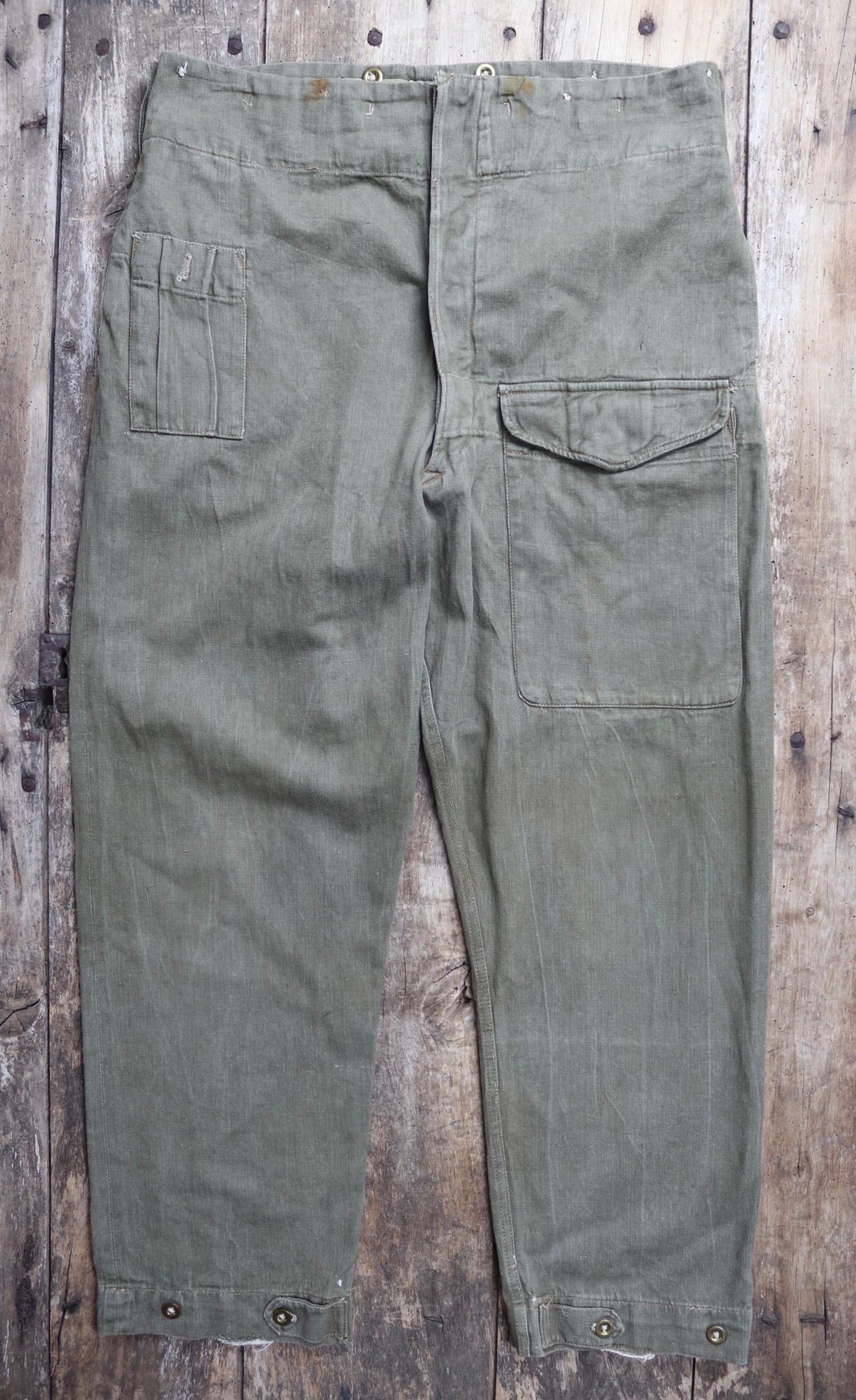 Vintage 1950s British army green selvedge denim overalls - military cargo pants - 39” x 32”