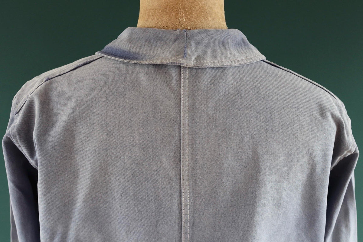 Vintage 1940s French workwear jacket - cotton twill chore coat - 47” chest